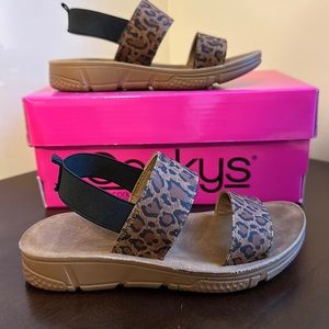 Leopard print girls’ size 11 sandals